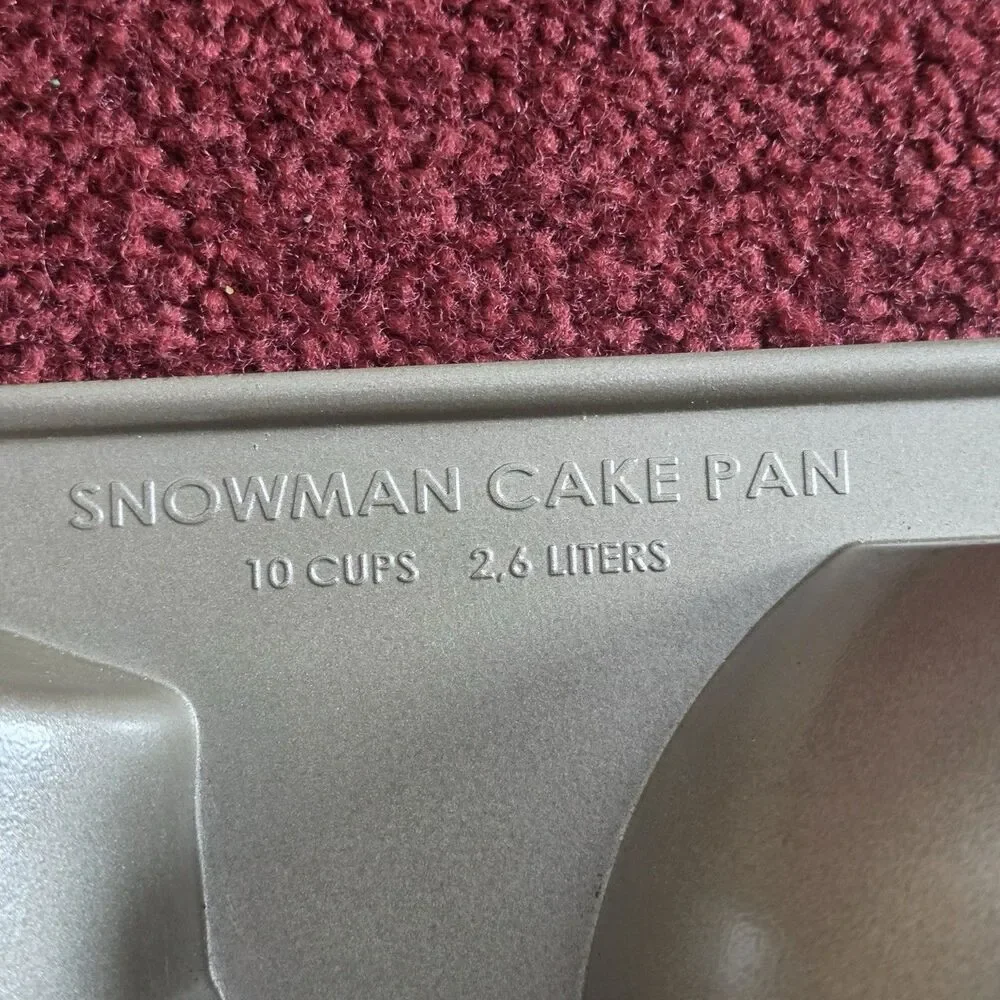WILLIAMS-SONOMA NORDIC WARE 3-D CHRISTMAS SNOWMAN NON-STICK CAKE PAN MOLD 10 CUP